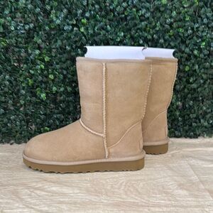 UGG Chestnut Winter Boots